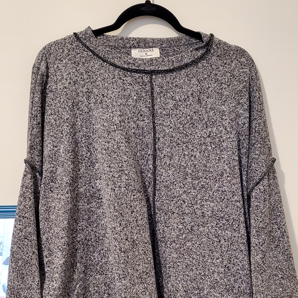 NWOT Sweater M